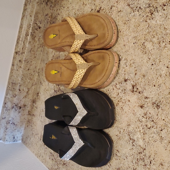 Volatile sandals